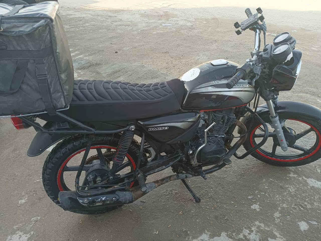 السلام عليكم دراجة دايوان سونك بدون اوراق مكينة مامفتوحة دراجة خير من الله السعر 700وبيهة مجال ***********
