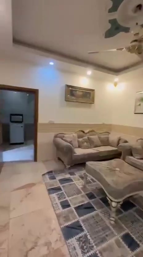 شقة مأثثة للايجار
طابق ارضي معزولة 
المنصور خلف مطعم حجي حسين 
غرفتين نوم - صالة - مطبخ - حمام 
كهرباء ٢٤ ساعة مجاناً 
انترنيت ٢٤ ساعة مجاناً 

بسعر ١٠ $ اوراق شهرياً
رقم***********
