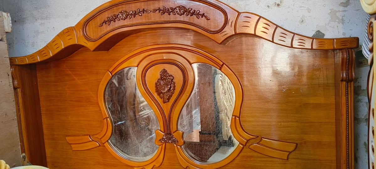 غرفه النوم للبيع تزكام كله صاج وجهين ٥٠٠ وبيه مجال مستعجل ع بيعته العنوان ناصريه قرب جسر نبي الله براهيم ***********
