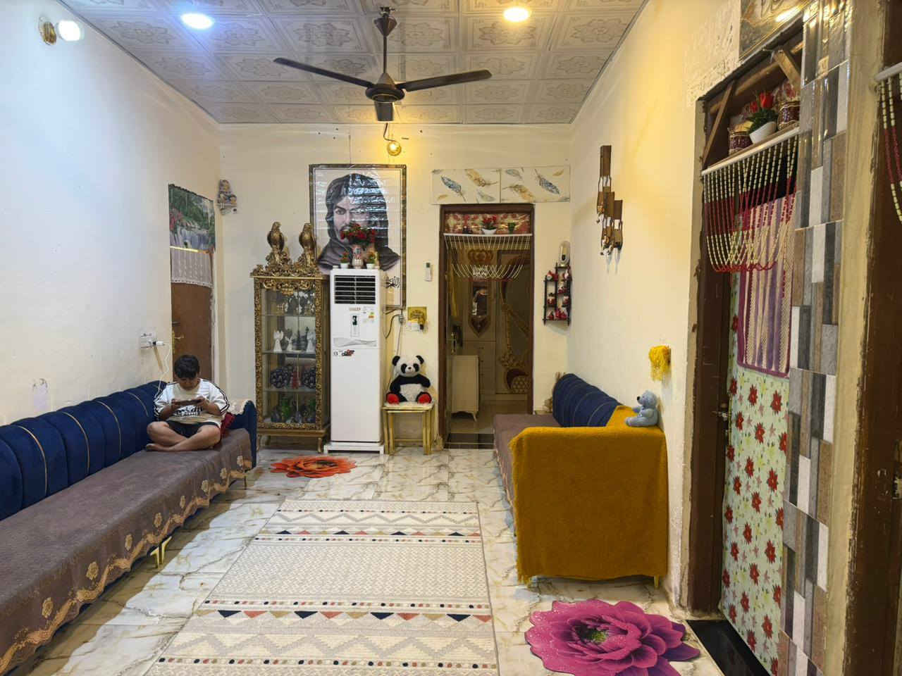 بيت زراعي للبيع مساحه 260 يحتوي على ثلاث غرف وصالتين وديوانيه عوزه عكاده فقط لبيت كله سيراميك حمامات مرتبه كلش حلو ومرتب طريق سوق الشيوخ فضليه نزله مدرسه الامام لباقر سعره مناسب جدا 29 وبي مجال
***********
