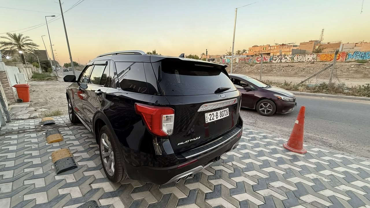 للبيع | فورد إكسبلورر بلاتينيوم 2020 | أعلى فئة
المواصفات:
 • وارد أمريكا
 • محرك 6 سلندر سعة 3.0L توين تيربو (EcoBoost)
 • كير أوتوماتيك 10 سرعات
 • نظام دفع رباعي ذكي (AWD)
 • اقتصادية بالنسبة لفئتها
 • اللون الخارجي: أسود
 • اللون الداخلي: أسود جلد فاخر
 • ماشية 110 الف كليو متر 

الفئة بلاتينيوم (أعلى فئة) وتحتوي على كامل المواصفات التالية:
 • تشغيل بصمة + بصمة على الأبواب
 • فتحة سقف بانوراما
 • كاميرات 360 درجة
 • أوتو بارك (ركن ذاتي)
 • تبريد + تدفئة + مساج للمقاعد الأمامية
 • تدفئة للمقاعد الخلفية
 • تدفئة للمقود (ستيرن)
 • شحن لاسلكي
 • نظام صوتي فاخر B&O (بانغ أند أولوفسن)
 • شاشة لمس كبيرة مع نظام ملاحة
 • شاشة عدادات رقمية
 • نظام Apple CarPlay و Android Auto
 • تبريد هواء خلفي منفصل
 • تحكم كهربائي بالمقاعد مع ذاكرة
 • باب خلفي كهربائي + فتحه بالرجل (Foot Sensor)
 • الجنطة شفط (Power liftgate with soft close)
 • مرايا كهربائية مع إشارات وشفط أوتوماتيكي
 • حساسات أمامية وخلفية
 • نظام النقطة العمياء
 • نظام التحذير من التصادم الأمامي
 • نظام المساعدة على البقاء في المسار
 • مثبت سرعة ذكي (Adaptive Cruise Control)
 • نظام التحذير عند الرجوع للخلف
 • أنوار LED أمامية وخلفية
 • جنط بلاتينيوم 21 إنش
 • نظام تعليق ناعم ومريح
 • نظام تحكم بالطرق المتعددة (Terrain Management System)

الحالة:
 • السيارة  وارد امريكي 
رقم اربيل 
 • بدون أي تبديل قطع نهائيًا
 • حادث خفيف جداً: دعامية خلفية + صبغ جزء من باب الصندوق
 • فقط كلبسات الدعامية الأمامية، بدون تبديل
 • جميع الإيرباكات والحساسات سليمة 100%
 • السيارة مكفولة وجاهزة

السعر 30,000$

***********
