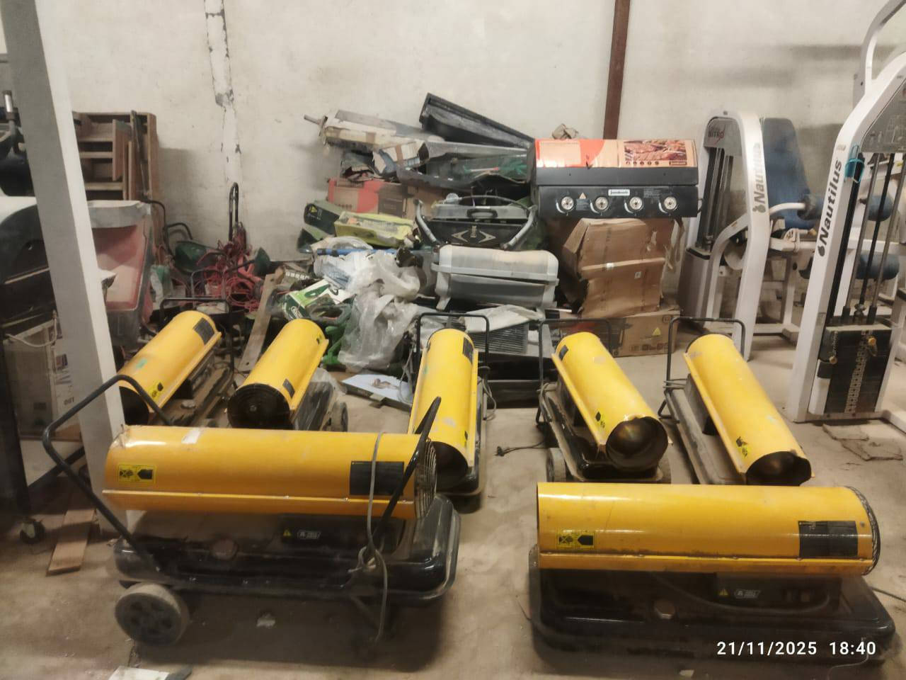 للبيع ولكل الكمية .. تقريبا حمل حاوية ... الاغراض مشكله واكثر شي زراعي وكذلك كهربائية 
بسعر رخيص..تصفيات
كربلاء-الحر  +9647815808901 واتس اب
