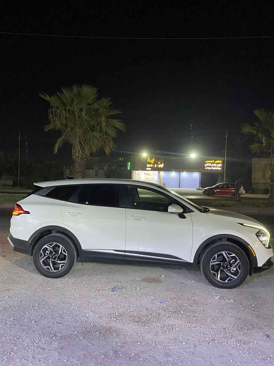 للبيـع
سبورتج فئة الستاندر 
الموديل _2024 
مواصفات عاديـه 
ماشيه 37 الف 
حادثها فقـط بنيد ومبدل ما مصبوغ لا دواخل ولا  اي شي 
واحلى من الصور 
السياره بدون لوحات تترقم اي محافظه 
مكانهـا بابـل او بغداد 

السعـــر  188 وبيهـا مجال 

‭  ٠٧٧٣ ٣٦٧ ٩٦٨٦‬متوفر خاص ايضا
