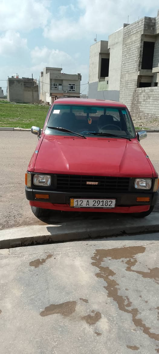 سلام عليكم بيكم للبيع 
موديل 85 
رقم مسطرة 
والسيارة مثل ما موضح بل صور وفيديو والسيارة بأسمي كلشي شرط محرك كير أكسل مصبوخه صبغ عام مكاني برطلة السعر 55 
***********
***********
