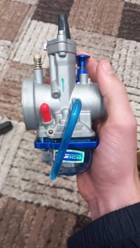 كابريتر قفاز للبيع مامستخدم جديد بل كارتون السعر 35 07719101403