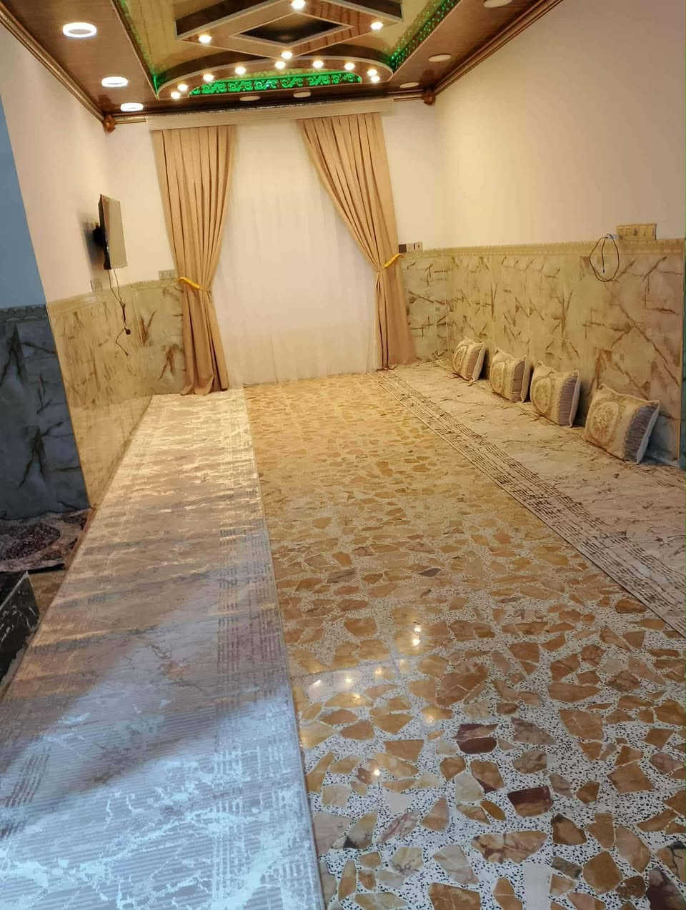 بيت للبيع طابو صرف مساحه 320
قضاء السدير  حي الزهراء 
السعر 135
***********
