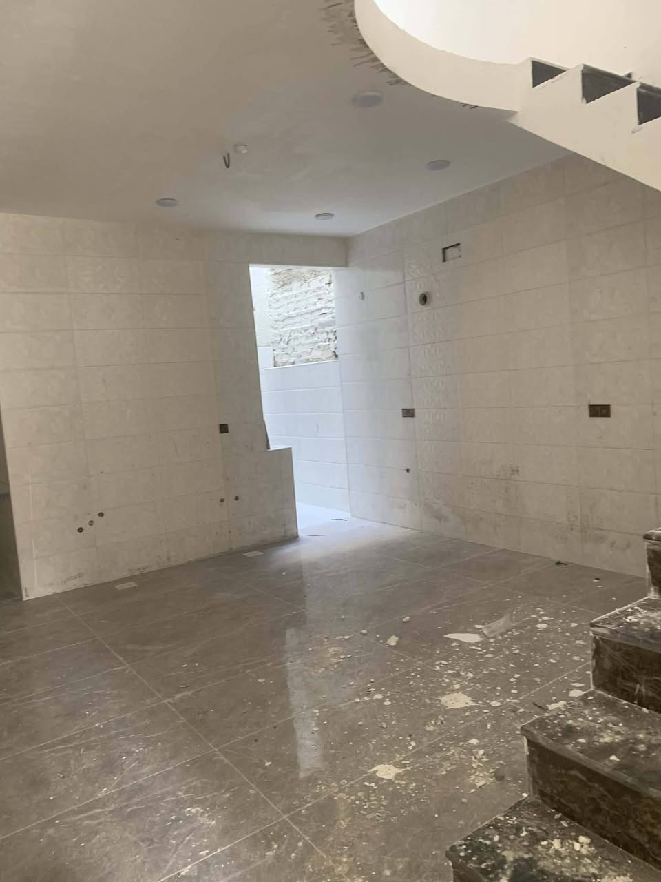 حي الاعلام الشباب  

خلف سوق اميمه مباشر

قيد لانشاء اقل من شهر يكمل

 بناء درجه اولى  

ابواب خاصه جام عازل

طابقين 

طابق اول 

صاله ومطبخ وخدمات وغرفت نوم

طابق الثاني 

غرفتين نوم وخدمات 

اتصال ع ارقام 

***********

***********

متوفر واتساب
