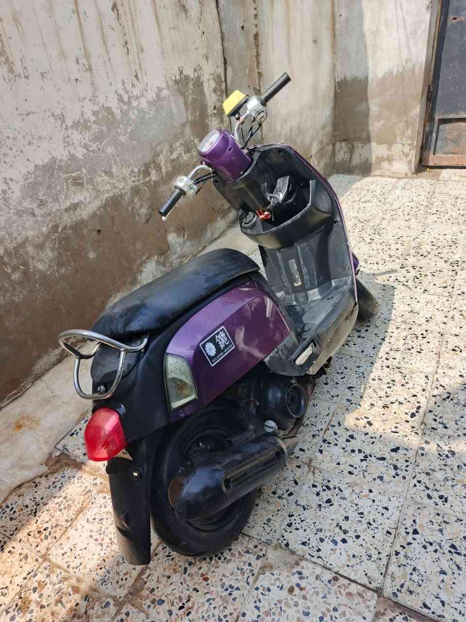 سلام عليكم بوليس نضيفه بشكل سلف هندر كهربيات كله شغالهدراجه رنبه ربع ماذب عليه دراجه ختم واحد كله بلاد من التاير التاير دواجه نضيفه بشكل السعر خاص والستفسار رقم ***********
