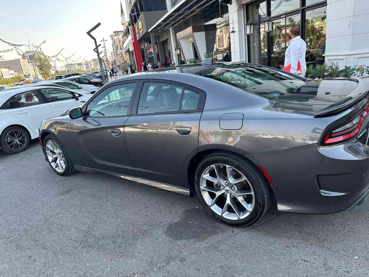 سلام عليكم. جارجر موديل ٢٠٢٣ GT
بيها قطعتين صبغ مابيها شاصي ولاضربه قويه بيها فقط بونيد وجامرلغ السكن 
مكاني كركوك 
السعر ٢٧٥ وبيها مجال 
ماشيه ٩٠ كيلومتر  السياره جدا نظيف مال البيت


**إذا كنت صاحب هذا الإعلان وتريد حذفه لأي سبب، رجاءا أرسل رسالة إلى الدعم الفني**