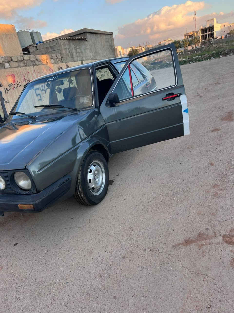 گولف سبوغ عام بوجوانى
گيرتو ماتك مكينه نه سرف نه بوخار
چوارتا تازه پاترى تازه
سه نه وى به ناوخومه مشروع وتنيه
وه رقى بنزين هه يه
***********
كركوك
