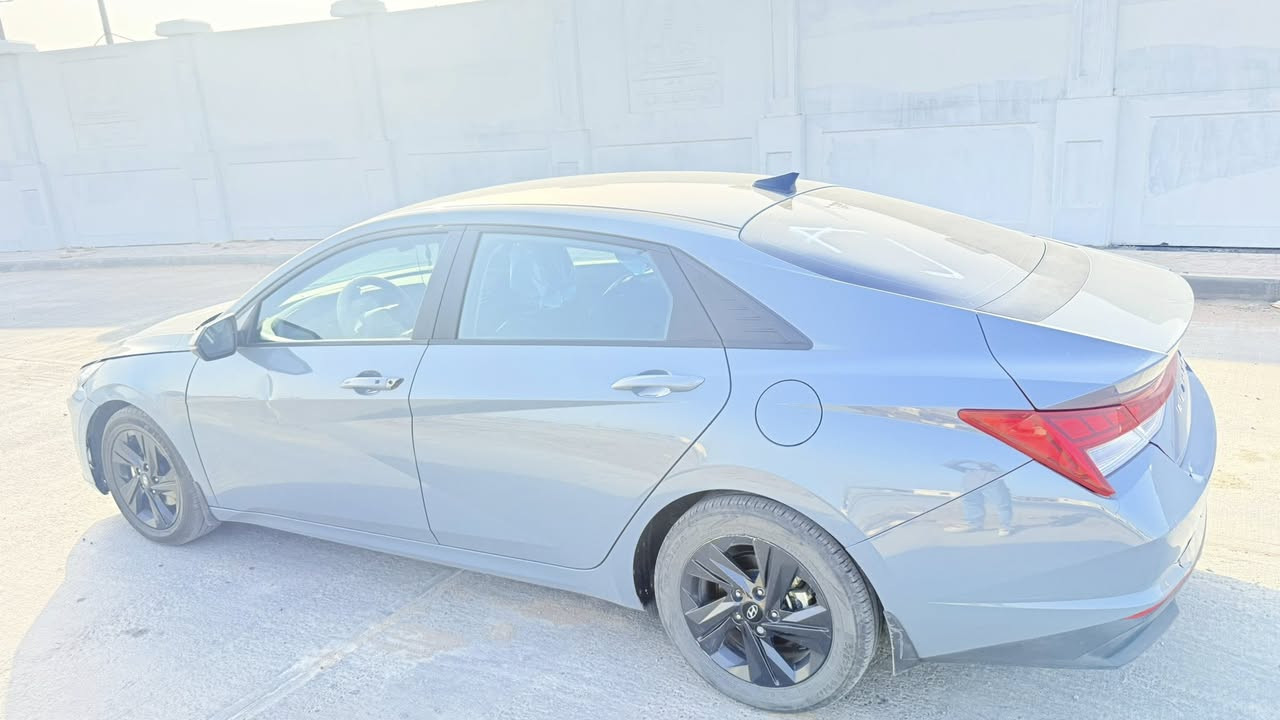 السلام عليكم 
لببيع فقط 

السعر 155$ 

للبيع النترا هايبرد فوول عدا الفتحة 
حادث بسيط جدا بدون فتح صبغ نص جاملغ

 وبارد بالبنيد واضح بالصور  
موديل 23 
لون اسمنتي 
مواصفات معروفه BLO
رقم نجف باسمي 
بيها نقص كلج يعني عينه وصينيه 
تتصلح ب6$ 
تنخصم من السعر 
مكاني نجف 
***********
