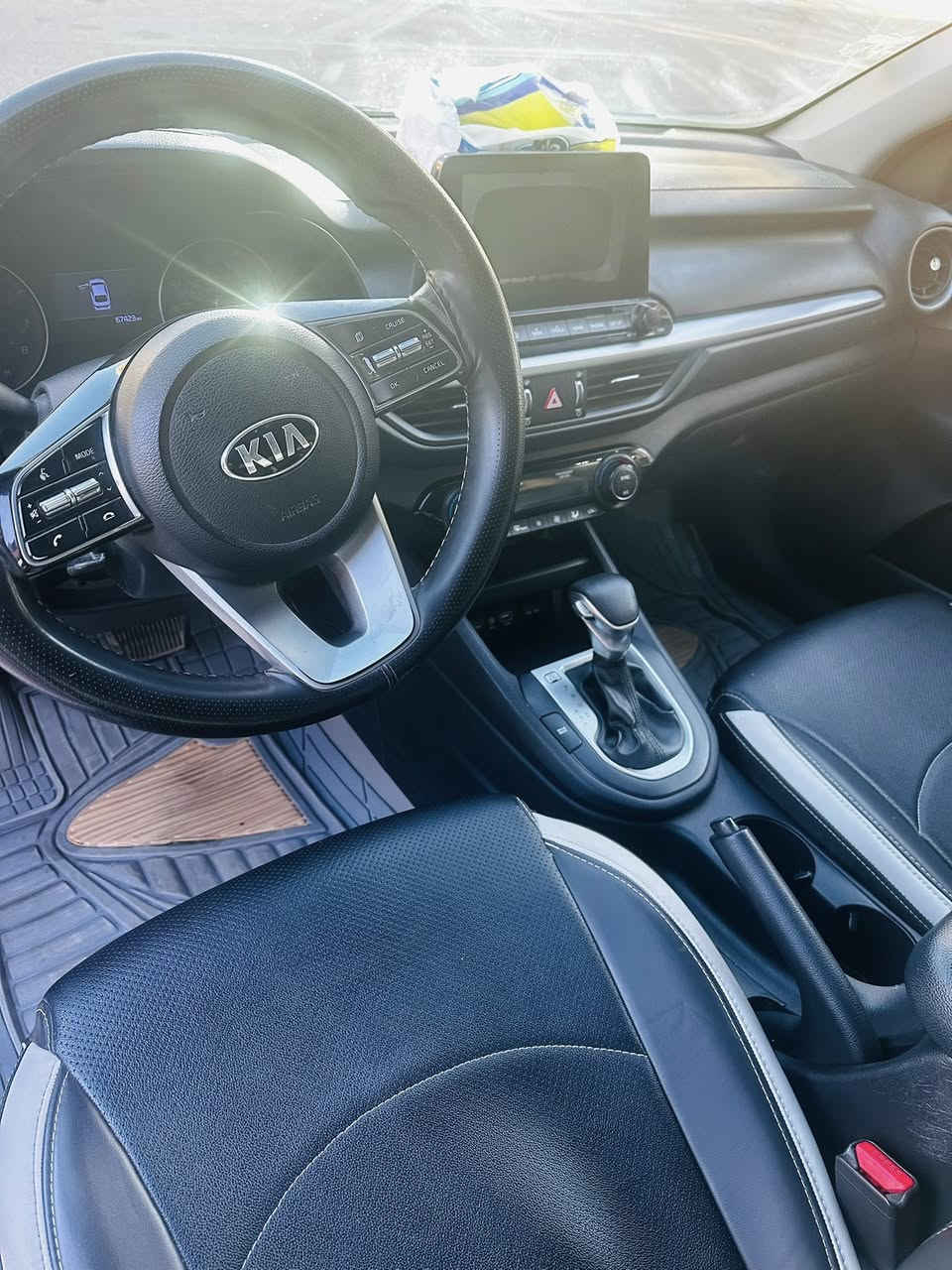 فورتي امريكي 2019
اللون ابيض السيارة نظيفة 
حادثها جاملج خلفي عكس السايق 
كير ومكينة مكفولات 
السعر 133ورقة 
للاتصال***********
