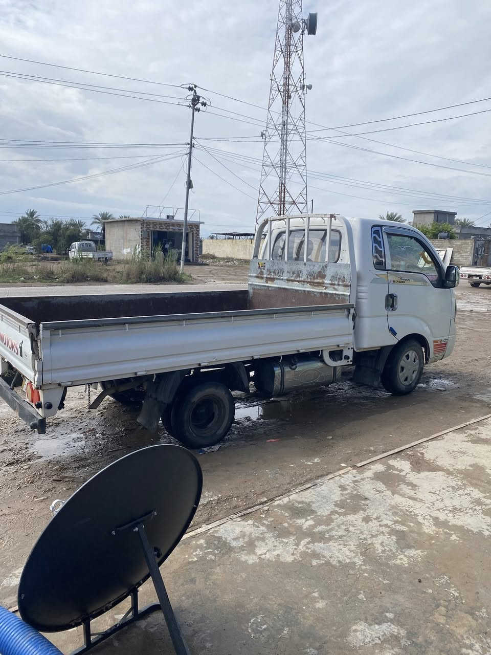 السلام عليكم 
سيارة كيا بنكو للبيع موديل 2014
سنوية لل2027 تحويل مباشر 
سياره جاهزه ضررها  ضربه في باب السايق ومصلحة 
مكان السيارة ناحية المعتصم _الطريشة 

  *********** السعر 105
