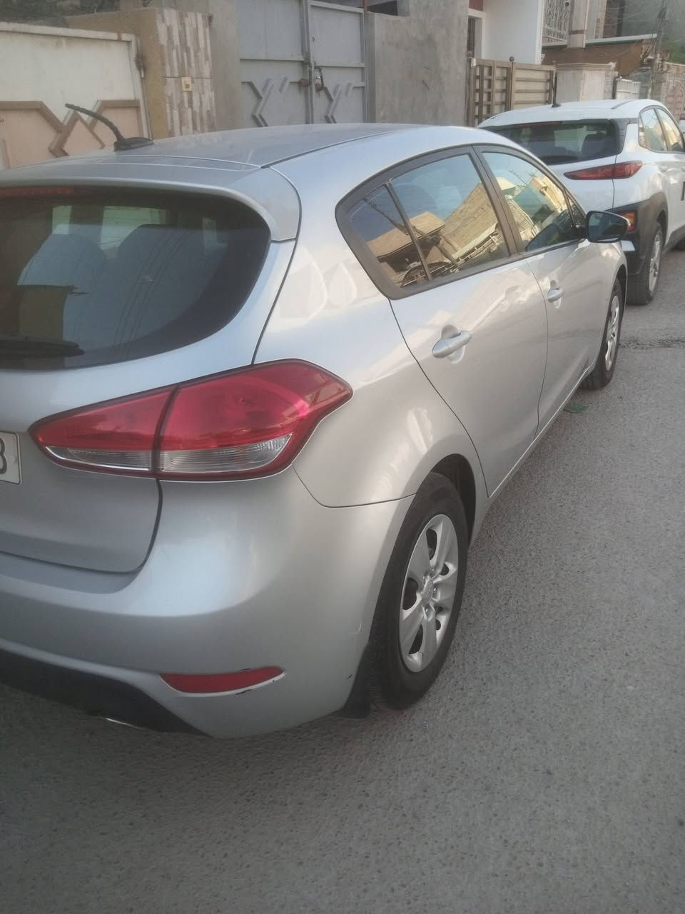 كيا فورتي موديل 18 حادثه الدعامية الأمامية فقط بدون صبغ مواصفات عادية ماشية 88000  محرك كير تبريد تخم تاير مكان بغداد رقم بغداد صور الحادث والسونار بالمنشور رايده 123ورقة للاتصال ***********
