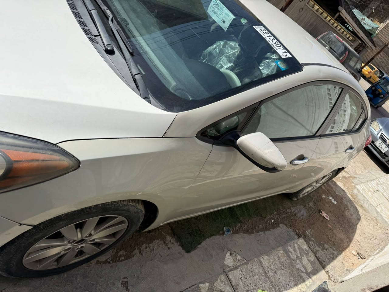 سلام عليكم للبيع فورتي 2015
88💵وبيها مجال حك الجية مستعجل ع البيع

كير محرك تبريد كهربائيات كلها شغالة و خير من الله

حادثها مال امريكا جانلغ عكس السايق بدون دواخل

 وبيها كم قطعة رش جمالية بدون حادث 

مكاني بغداد البلديات

شراي يتصل رقمي *********** بي واتساب
