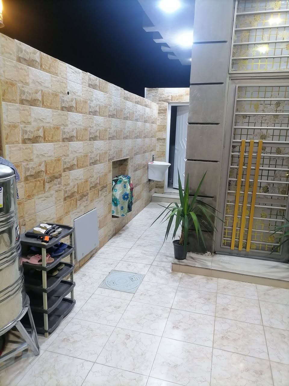 بيت زراعي مساحه ١٥٠ مربع وجه ١٠ ونزال ١٥ اساس رفت طابوق غرفتين وحده فوك وحده جوه مجمع ام البنين قرب صيطرت الألبان كهرباء تأسيس بوري مو دفن شغل درجه أوله سعر ٧٠
***********
