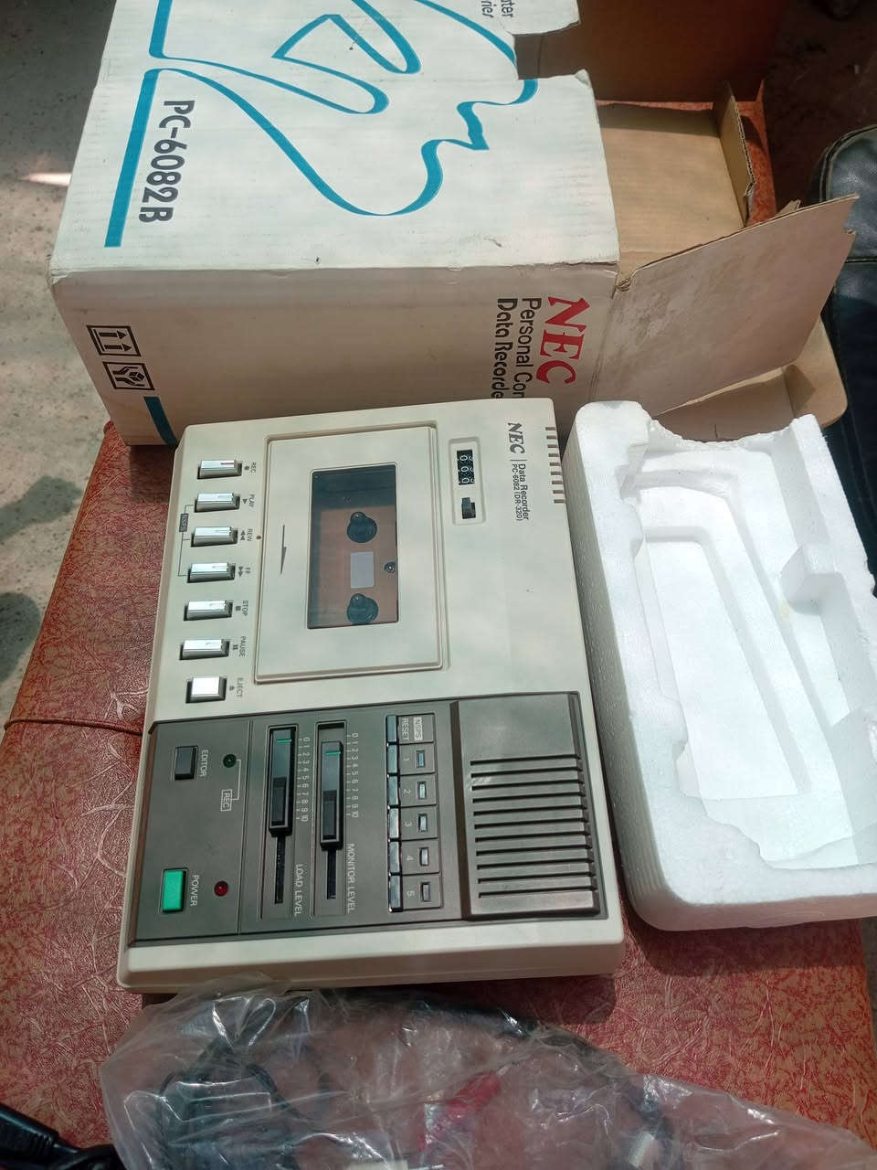 للبيع السعر على الشاري ، المسجل الابيض ما مستعمل نهائياً


**إذا كنت صاحب هذا الإعلان وتريد حذفه لأي سبب، رجاءا أرسل رسالة إلى الدعم الفني**