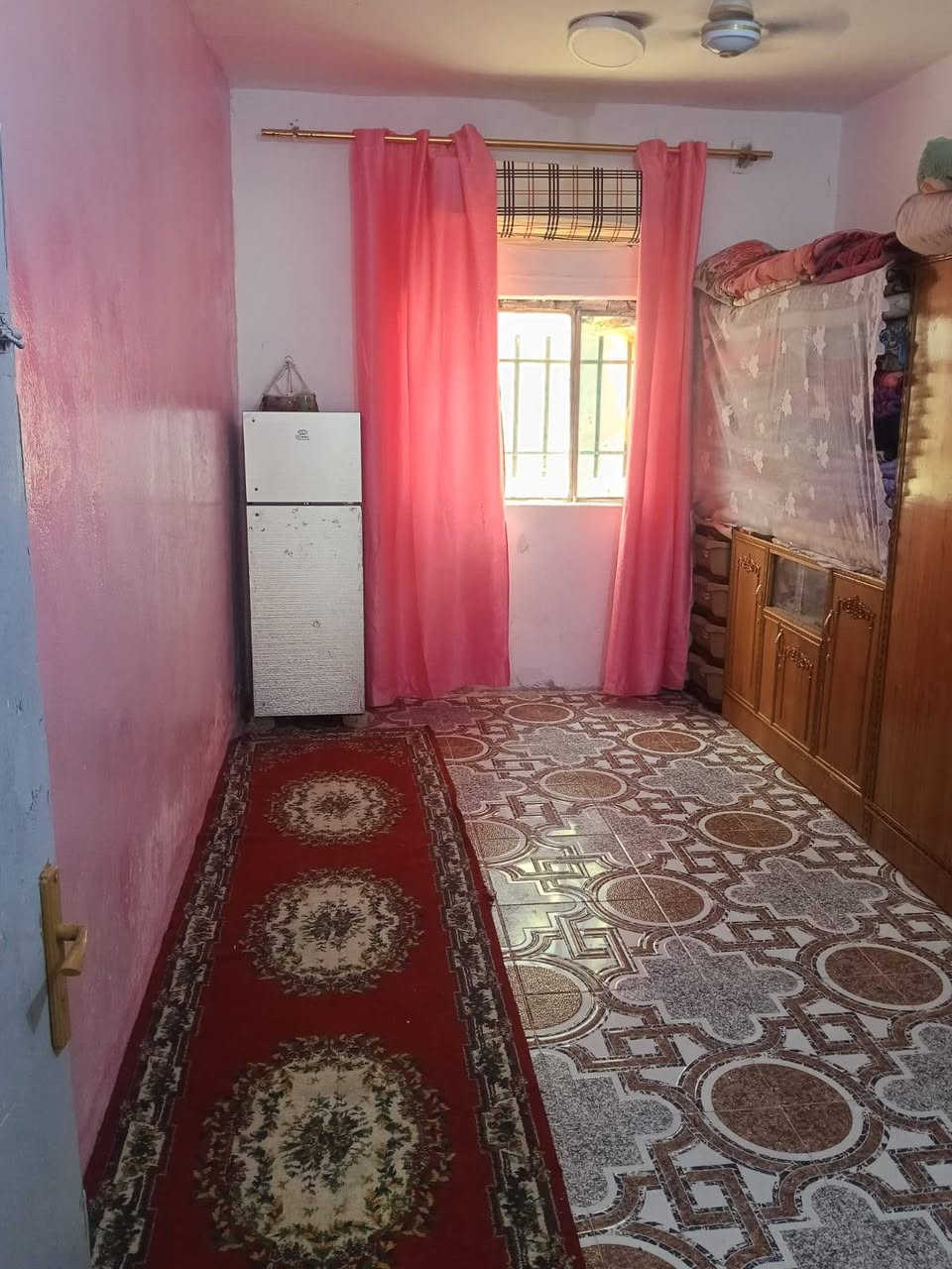 سلام عليكم بيت لبيع ٢٠٠ م سعر ٣٠ حي الحكيم نزلت فران المرتضى تصل ***********
