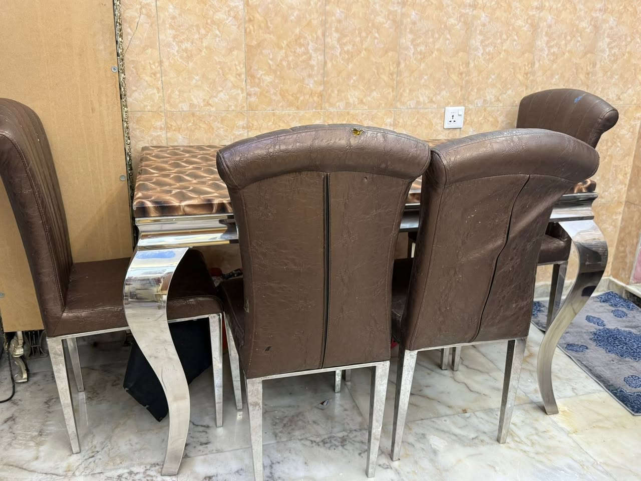 مرحبا بنات هذن الغراض للبيع ميز طعام ثكيل ويا 6كراسي ب-160 ميز تلفزيون جديد 35 طبله وسطيه ب25


**إذا كنت صاحب هذا الإعلان وتريد حذفه لأي سبب، رجاءا أرسل رسالة إلى الدعم الفني**