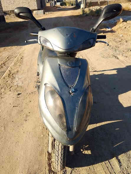 سلام عليكم  أخوان دراجه للبيع سايم أبو عيون شغال وكهربائياته كلهه شغاله ألاشاير شغاله بس الباتري مالته ضعيف.... مستعجل على بيعته حيل سعره ٢٠٠ألف وبي مجال للشراي يرهم جوه هذا سعر ***********
