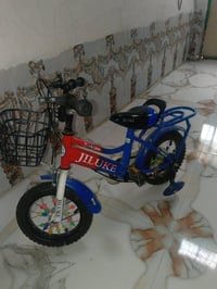 للبيع باسكل اطفال وسياره شحن  المزيد تصل ع رقم 07708889318