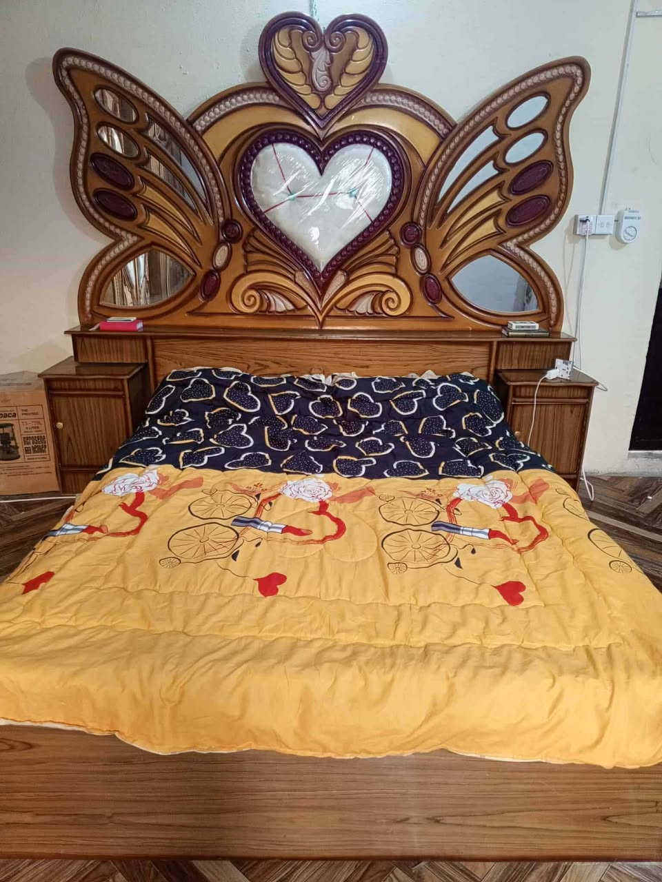 غرفه مستخدمه نضيفه 650 وبيها مجال *********** حصيبه
