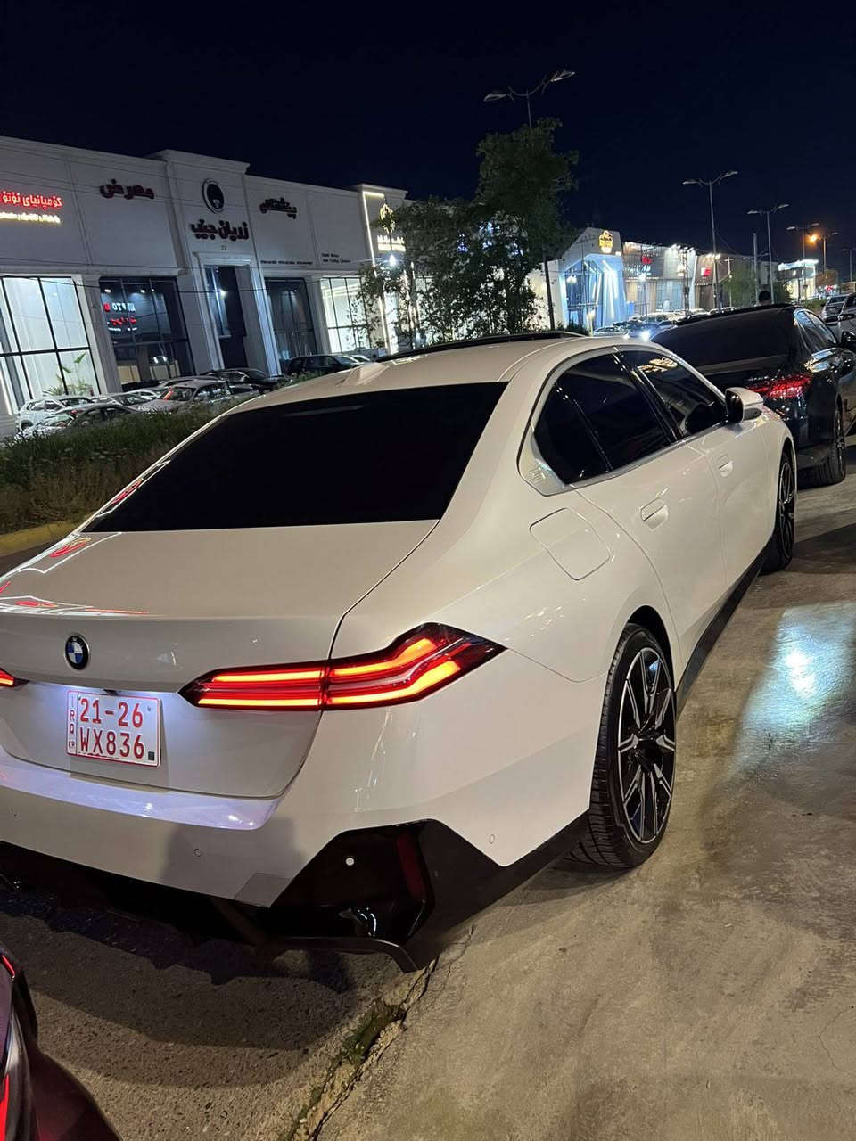 BMW 530i KIT M 2024 
Engine: V4 20-Turbo 🔥 
ژمارە کاتی 
26 هزار روشتووە 
دوو پارجە بویاغە 
دوو پارجە تەعدیل
بێ ناوگرتن 
ئێرباک تەنها شان تەقیە
385 وەرقە و مجال 
📍شوێن هەولێر 
0751-2004-377 أربيل, العراق

