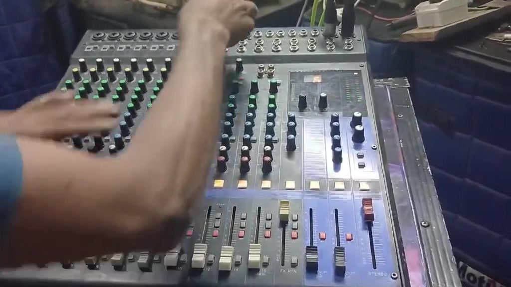 بورده يامها ١٦ للبيع بدون صيانه


**إذا كنت صاحب هذا الإعلان وتريد حذفه لأي سبب، رجاءا أرسل رسالة إلى الدعم الفني**
