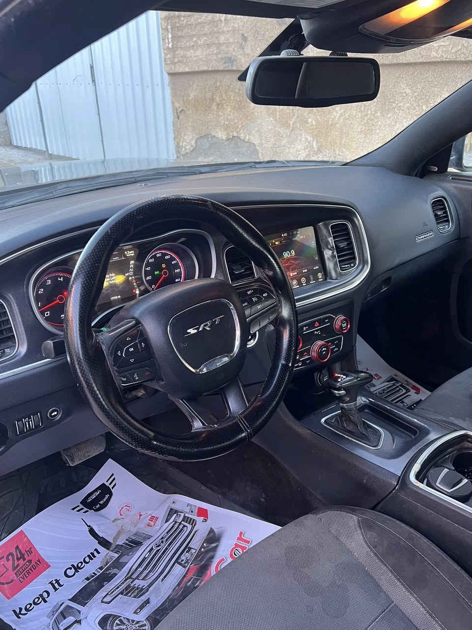 السلام عليكم للبيع جارجر 2015
رقم بغداد تحويل ثاني يوم  هزه وفحص جديده  السيارة ما بيه اي عطل 
رقم الهاتف ***********
السعر 153 
مواصفات
بصمه 
تو ويل 
6سلندر 3600
تحكمات ستيرن 
كير طيارة
كشنات حضن
تشغيل عن بعد 
كشنات كهربائي 
مري هيتر
مثبت سرعه 
تبريد وتدفئه 
شاشة وكامرة خلفية 
السيارة مصبوغه عام تغير لون
