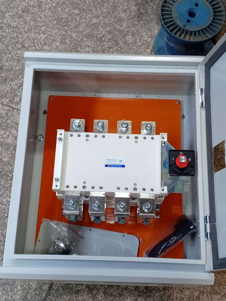 سلام عليكم ورحمه الله وبركاته
يوجد لدينا جنج اوفر سكوميك 
160 امبير 
250 امبير 
400 امبير 
630 امبير 
1000امبير
1250 امبير 
استفسار *********** مرتضئ عكد 
يوجد لدينا توصيل لجميع المحافظات العراق 👉👉👉
