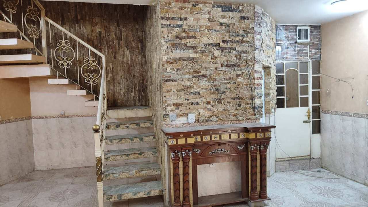بيت للايجار 🛑🛑
السلام عليكم بيت للايجار

المساحة 120 متر طابقين 

بيت لعائلة كبيرة

5 غرف  4 عادية والخامسة سويت حمام وباب خارجي

حمام عدد 4

الموقع بغداد سبع ابكار قرب اسواق القدوس 

للاستفسار الرجاء الاتصال على الرقم : ***********

الرجاء احترام وقت الاتصال ان لا يكون في وقت متأخر
