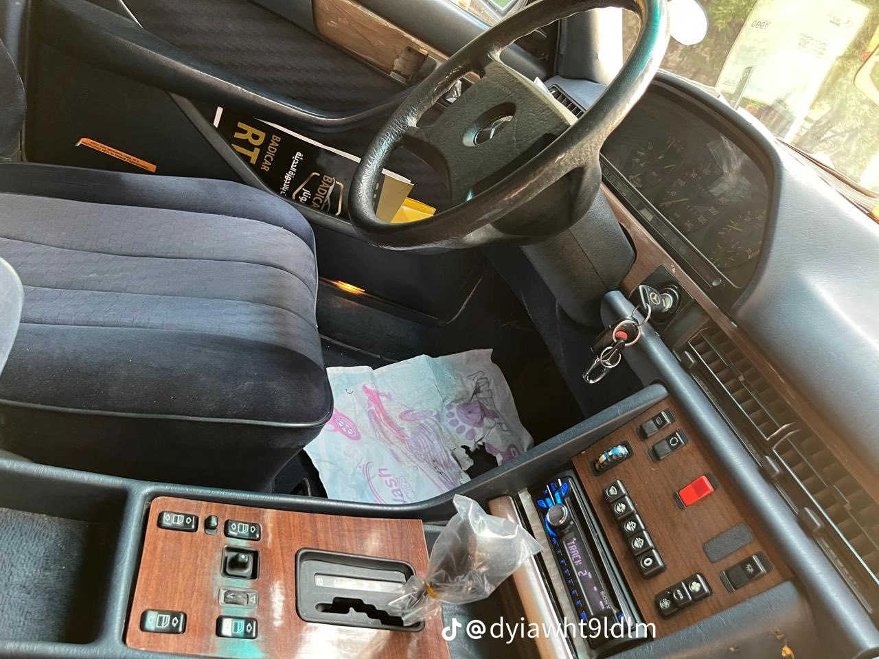 سلام عليكم مرسيدس جامبو باب قصير موديل ٨٧ سياره على وضع الشركه سعر ٩٥ مكاني بغداد ***********
