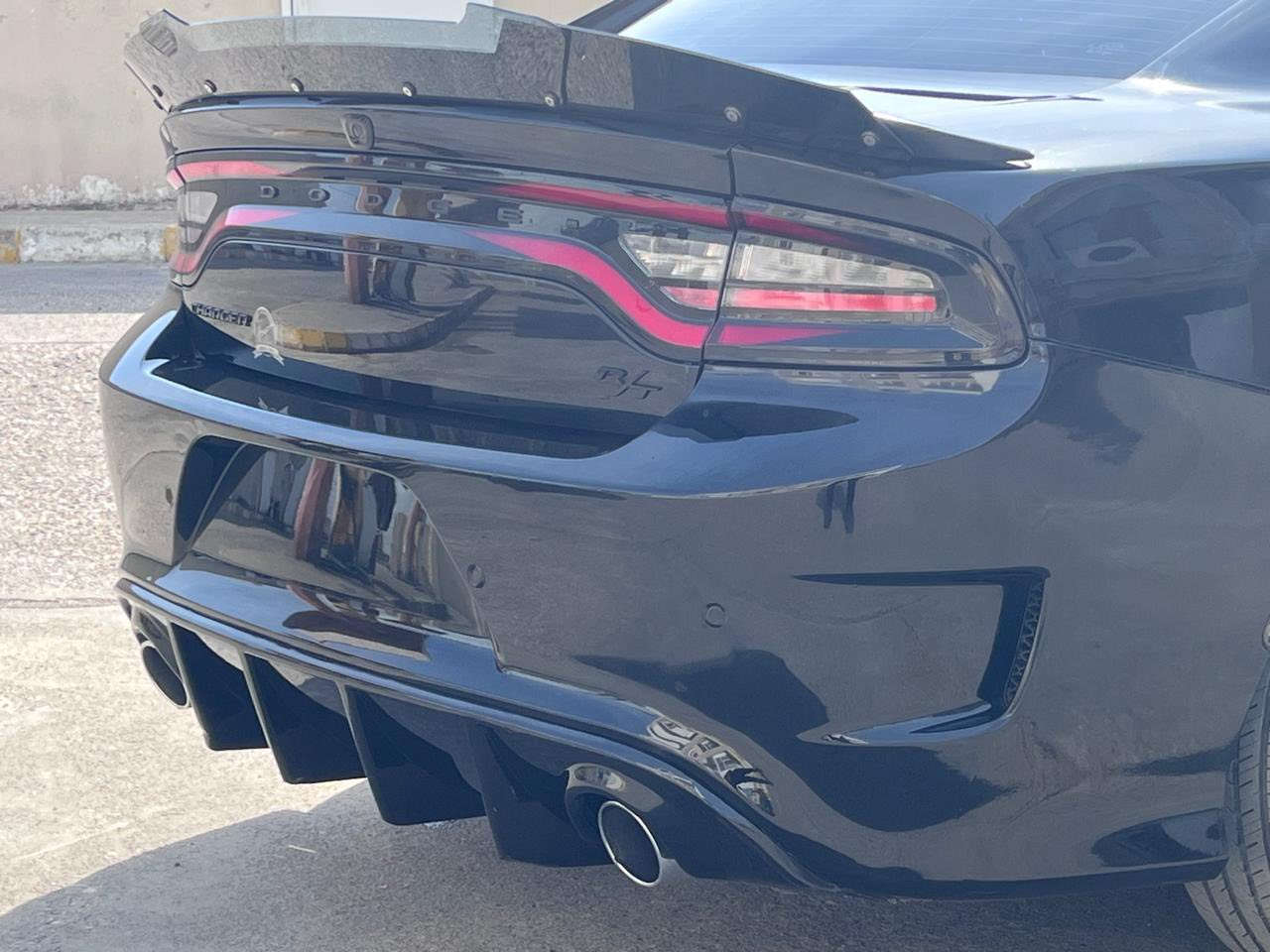 سلام عليكم
جارجر موديل 2023 
رقم دهوك 
RT هيمي 5.7
بدون داخل بدون ايرباك 
سوبر تراك باك 
اسود بلاك 
بصمه تشغيل 
تشغيل عن بعد 
بصمت ابواب 
شفتات استيرن 
كامره 
حساسات
نقط عمياء 
انظمه قياده 
حجر بيئه 
السياره ع وضع الشركه 
السياره احلى من الصور بهواي مناقصها برغي 
تبدل جاملغ امامي عكس السايق نفس اللون 
بدون اي داخل بدون ايرباك 
صبغ جاملغ خلفي من الضلع وانته نازل 
مكان السياره سامراء 
السعر🔥🔥 
*********** واتساب فقط 

‭0771 843 9309‬اتصال + واتساب 
وباقي مواصفات RT معروفه 
للبيع فقط
