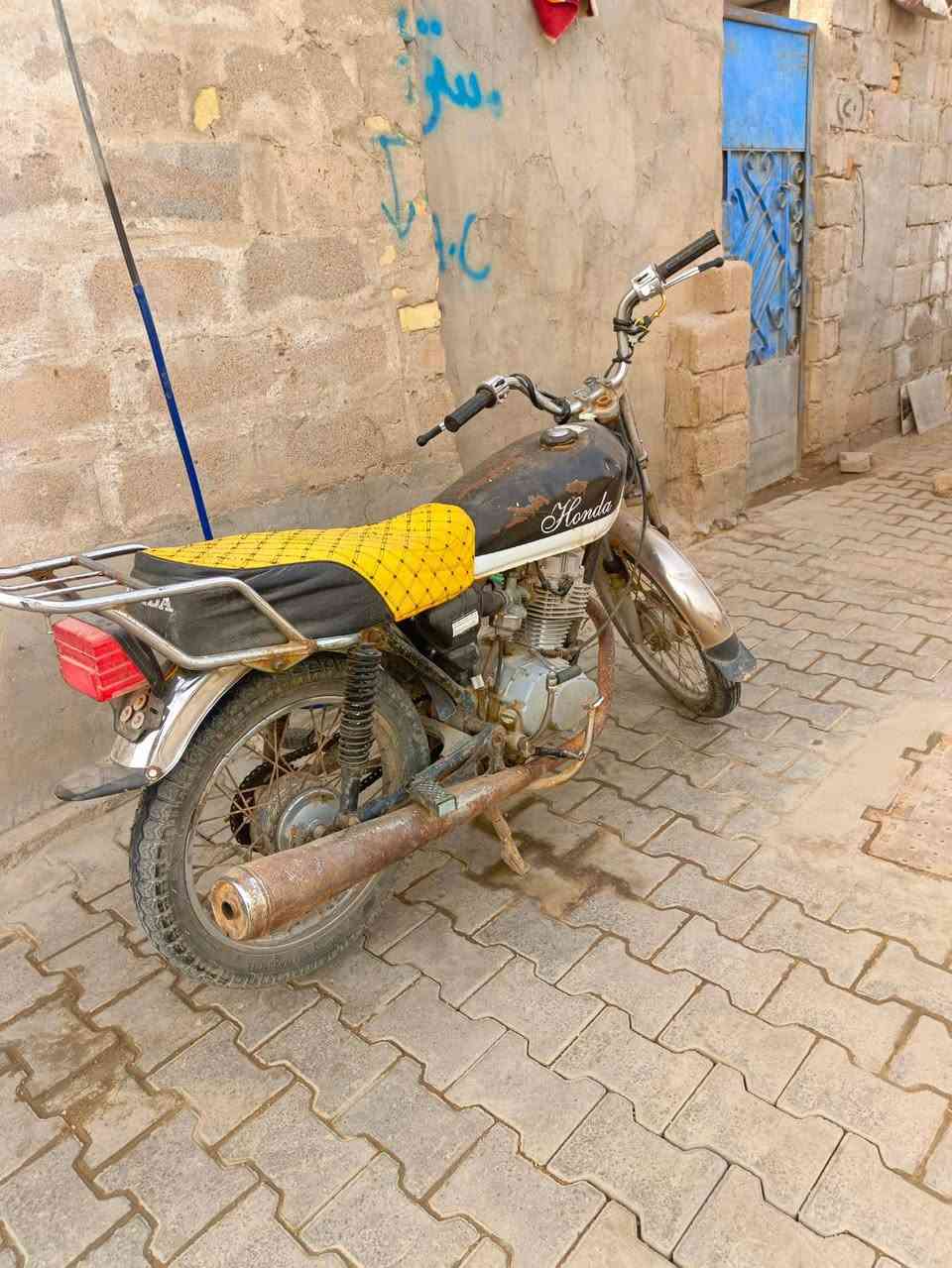 دراجه ايراني الدراجه نضيفه الدراجه كلك مكفوله محرك حلو السعر 275 الشراي يجي خاص المكان بصره تنومه ***********
