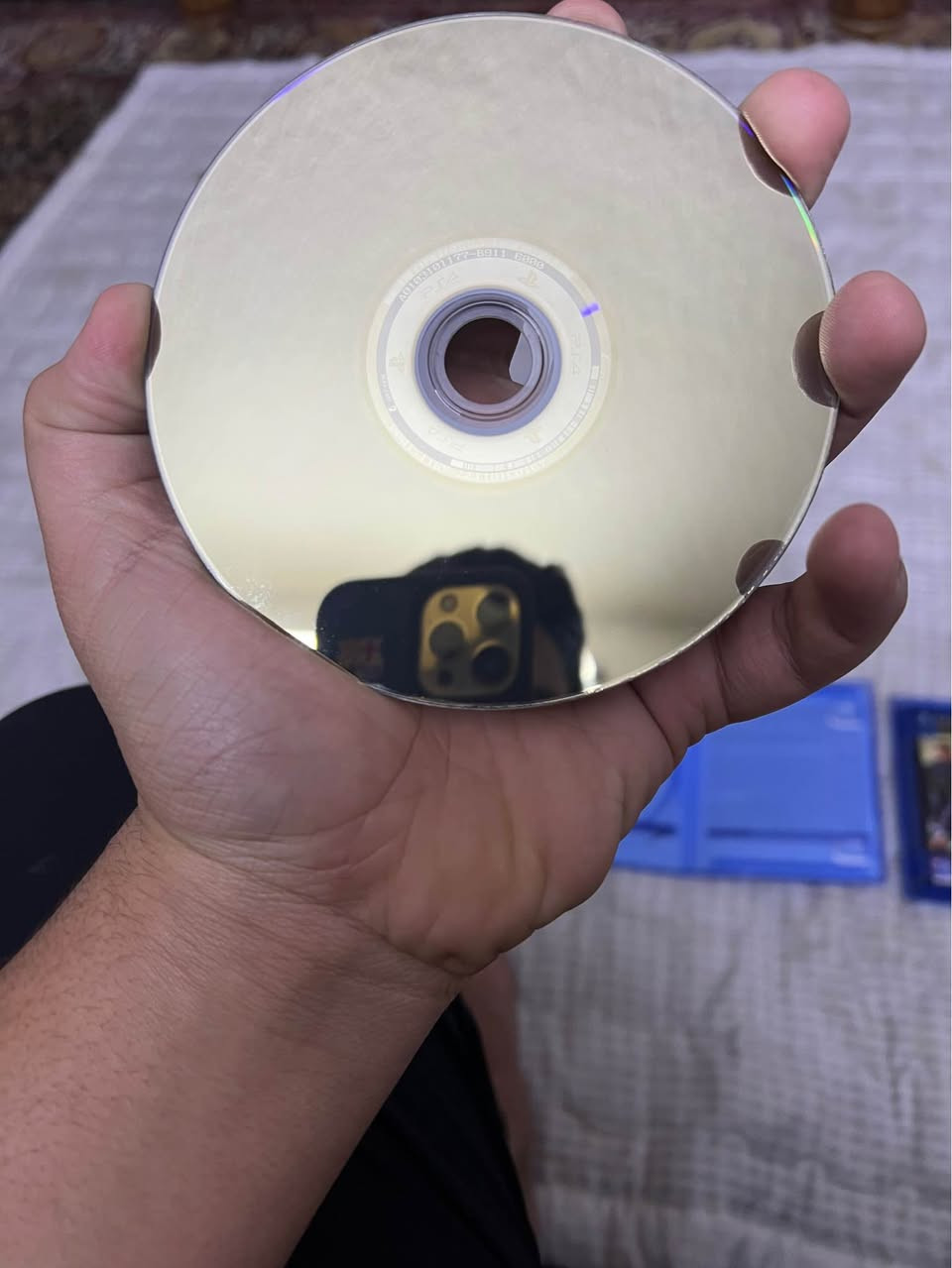 سلام عليكم للبيع قطعتين حلوات باتل فيلد نسخه محسنه عربيه بل كامل وترجمه مع جي تي اي 5البتل جديده حيل نضيفه الجي تي اي بيه شخط واحد موضحه بل تصوير ثنيهم 25 الف قفل مكاني بغداد حي اور.*********** توصيل متوفر بغداد, العراق
