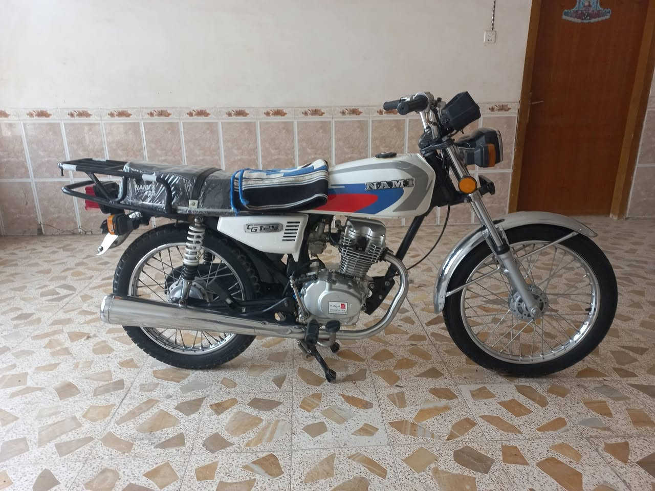 اربعه كير اصولي للبيع شاصي 19 نامه وكيله حمودي العارضي السعر 750 وبيه مجال قليل المكان مشخاب هاذه رقمي ***********
