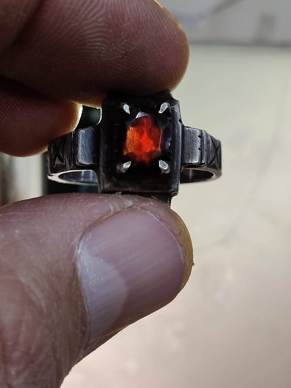 من النوادر الخواتم الراقيه والأحجار المصوره والسبع معادن وانواع المعادن لاجمل صياغه للاستفسار ***********
