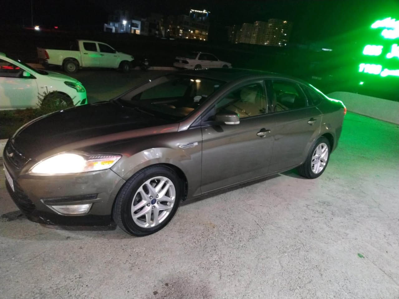 فرۆشتنی خیرا.     78. 💸💸
فۆرد مۆندیۆ 2011 فول مواسەفات بی بۆیاخ سەنەوی تازە تا ٢٠٢٩ گیرو مەکینەو تەبریدو کارەبای بەشەرت 
بیمەسروف کامل جایز کراوە پێنج وەرەقە خرامەی لەسەرە دوای مامەلە دەگیرمەوە  ٧٨ مامەلەیکەم 
*********** السليمانية, العراق
