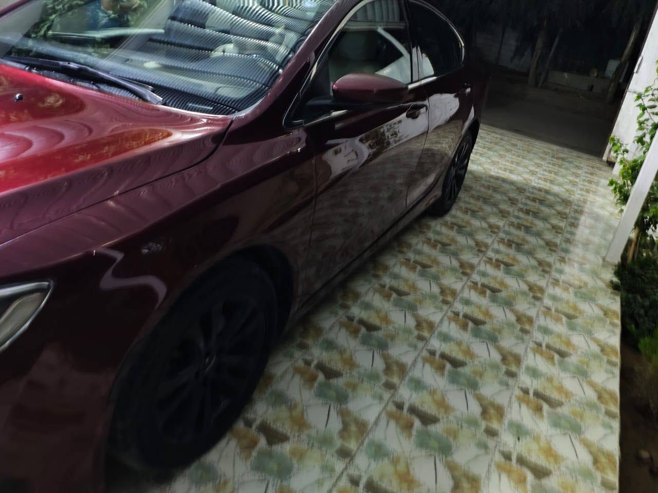 🌹 اللهم صلِّ وسلم على نبينا محمد ﷺ 🌹

🚗 للبيع | كرايسلر 200 (Chrysler 200) موديل 2016 🇺🇸

🔹 الموديل: 2016
🔹 المحرك: 2.4 لتر (4 سلندر)
🔹 القير: أوتوماتيك 9 سرعات
🔹 الدفع: أمامي (FWD)
🔹 اللون: خمري مميز
🔹 الداخلية: بيج نظيفة جدًا
🔹 رقم السيارة: أربيل

✅ محرك اقتصادي وقوي.
✅ قير ناعم وتبديلات سلسة.
✅ مكيف ممتاز.
✅ شاشة لمس + بلوتوث.
✅ مثبت سرعة.
✅ السيارة بحالة جيدة وجاهزة للاستخدام اليومي.

📸 صور السونار وتقرير الفحص متوفرة 

📍 الموقع: ديالى - جديدة الشط.

💰 السعر: 110 ورقة، وبيها مجال

📞 للاستفسار والاتصال:

***********

***********

🔹 الرجاء التواصل. الله يبارك لصاحب النصيب. 🤍
