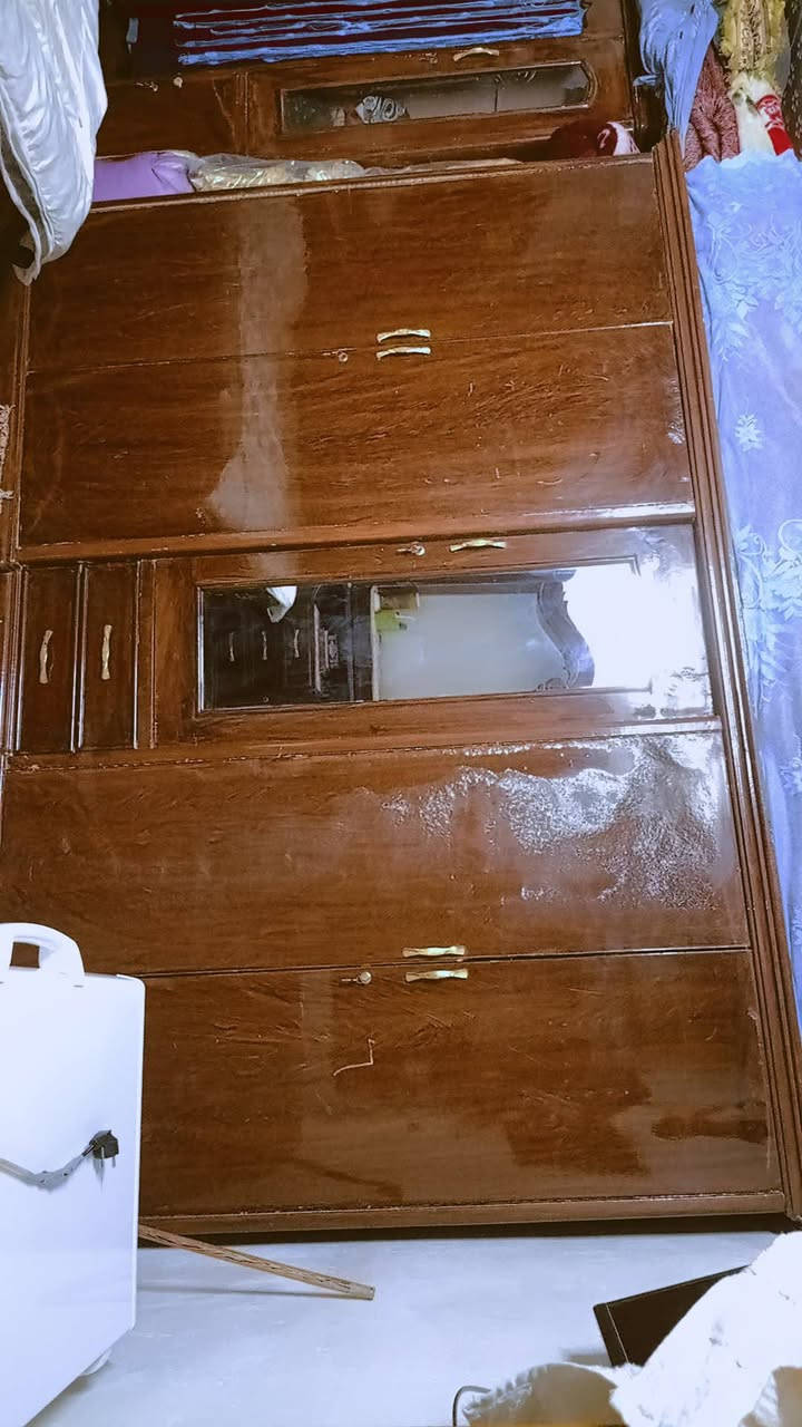 السلام عليكم غرفه للبيع تسكام مابيه أي ضرر بس لمرايه مال لمرايه مكسوره
700 وبيه مجال


**إذا كنت صاحب هذا الإعلان وتريد حذفه لأي سبب، رجاءا أرسل رسالة إلى الدعم الفني**