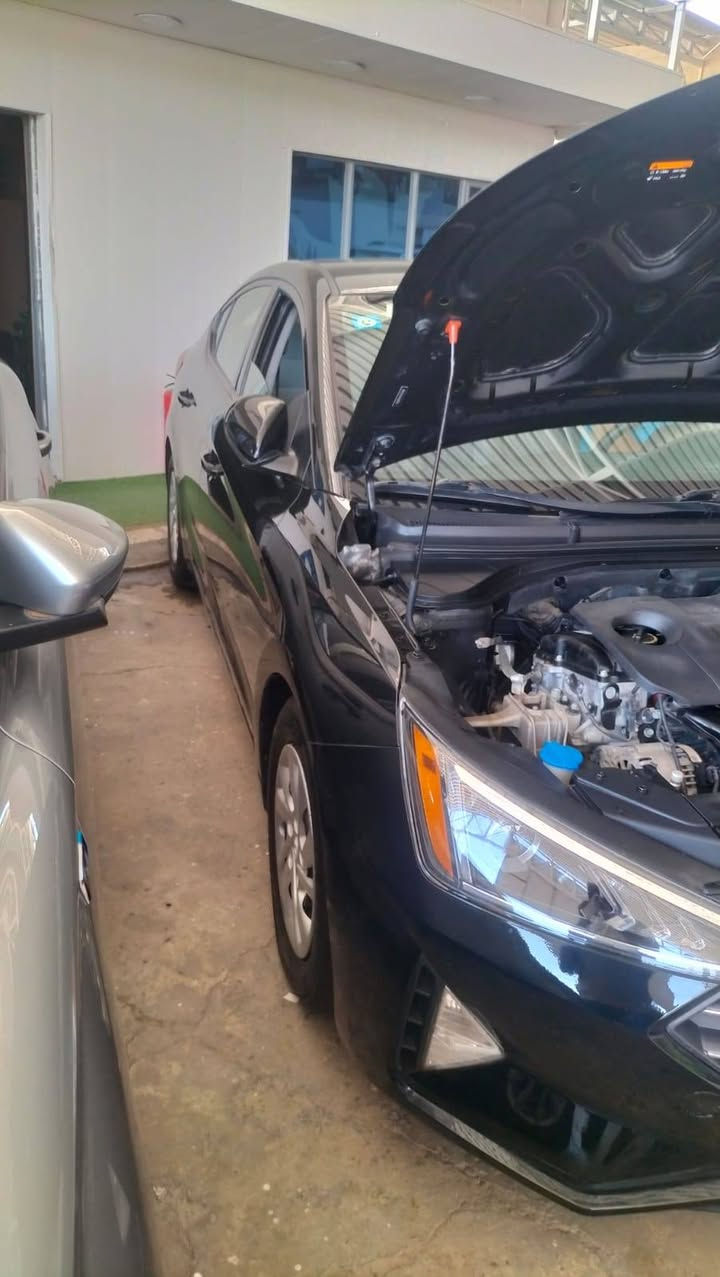 سلام عليكم من رخصة مدير الكروب النترا موديل 2019 نص فول السياره امريكي ضررها ب خشم الجاملغ الايسر  بدون داخل او ايرباك السياره خير من الله شوف العين السعر 132 وبيها مجال  مكانها ديالى الخالص  اتصل ع رقم وما اقصر وياك *********** مسلم ابو علي علمآ السياره بسمي السنويه جديده
