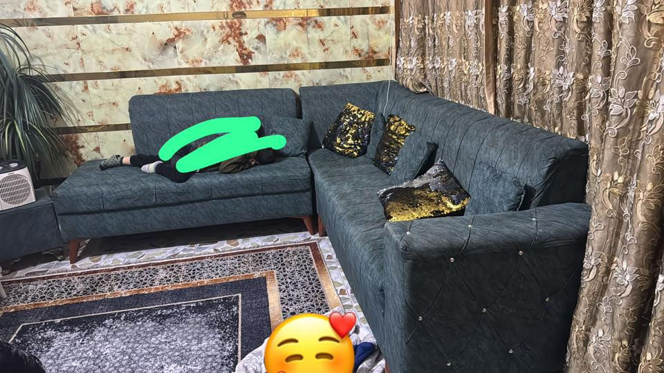 للبيع 
كورنر تركي 8 مقاعد 300 
ميز بلازما تركي 70
بايسكل حديد عمر 7 او اقل 20
جربايه ماروني ب45
جربايه وردي ب45
طباخ فقط تنضيف عيون ب25
شجرة ب15 
عنوان الامين الثانية بغداد 
رقم ‭0771 788 8793‬
