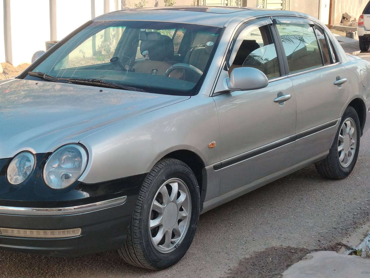 السعر 55 ورقه سعر بطه محور
سلام عليكم
كيا اوبروس مال وفود 2004  رقم اربيل دولي سنويه ل٢٨ فول مواصفات كشنات كهرباء استيرن كهرباء سلايد روف كهربائيات كلها شغاله محرك وكير مال الفلون مكفولات
سياره كلها بدون اي ضربه كلها فقط صبغ احزام للجماليه
مكاني ديالى المقدايه ***********
