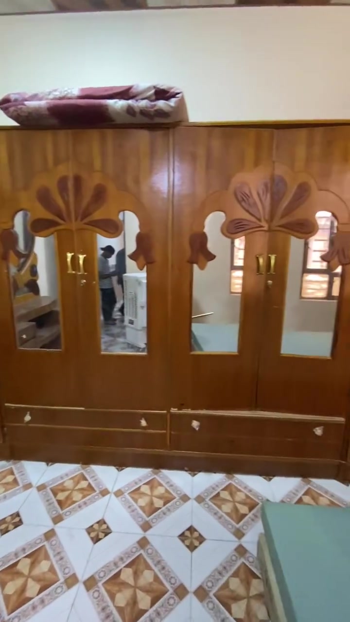 غرفة نوم مستعملة
السعر // 400 بيها مجال 
لاستفسار // خاص او واتساب ***********
