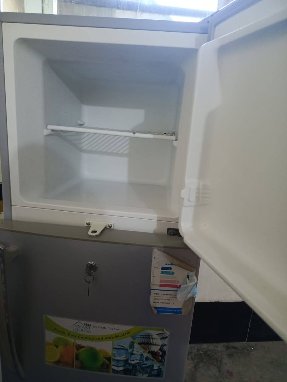 سلام عليكم عاده نشر سبب الوعود الكاذبة ثلاجه للبيع شرط الفحص بعدها جديده السعر 130 وبيها مجال 
وتشتري سبالت ومكيفات عاطله تلفه محتركه 
***********
***********
