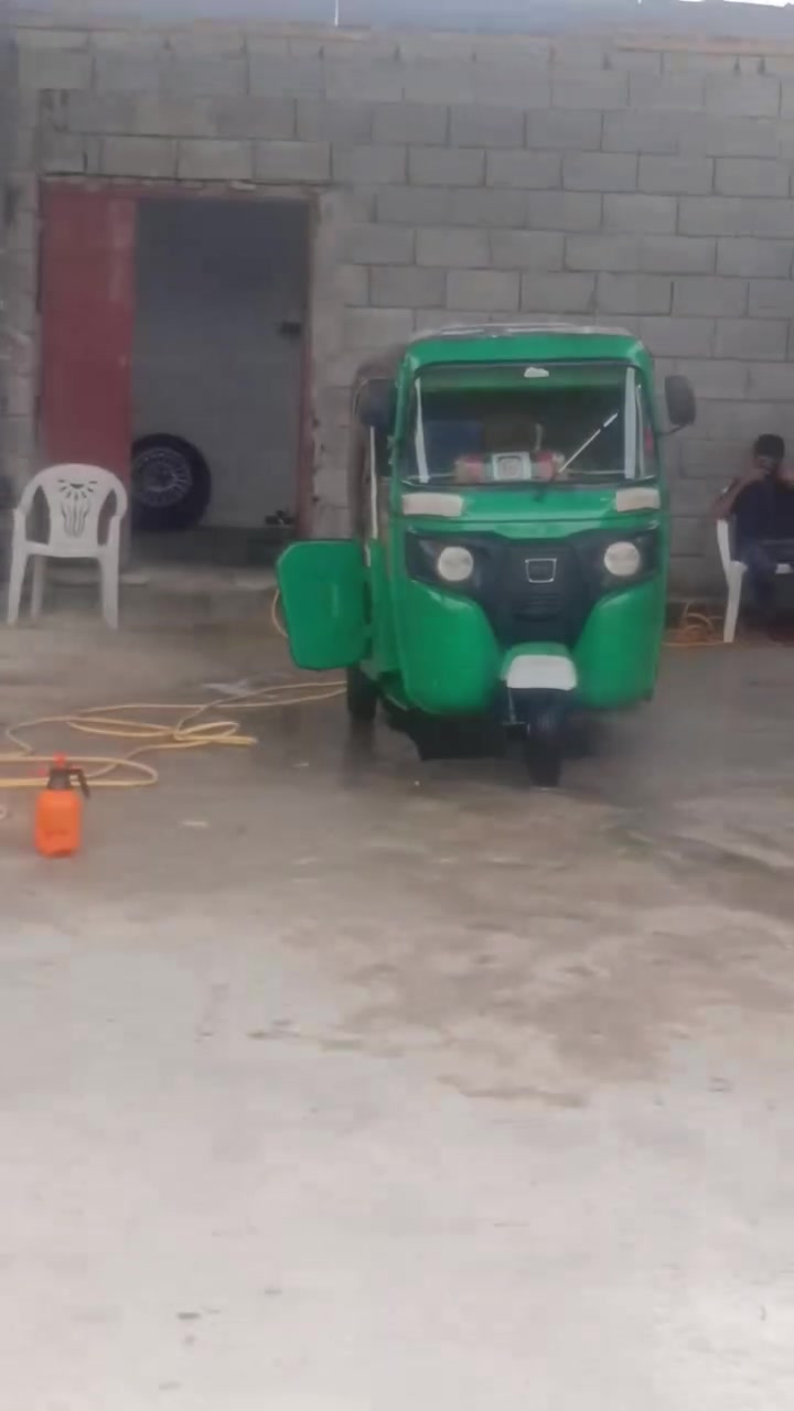 السلام عليكم باجاج 2021 بدي كفاله بس الدوس معمره بي والبك الايت بي طعجه بسيطه مو ضربه كد أربع صابع يعني.. محرك مجفت أول تجفيته صار 15 يوم  تكتك رقم وسنويه ..تجي وتشوف بعينك ب 7٫500بيه مجال حك الجيه. ***********
