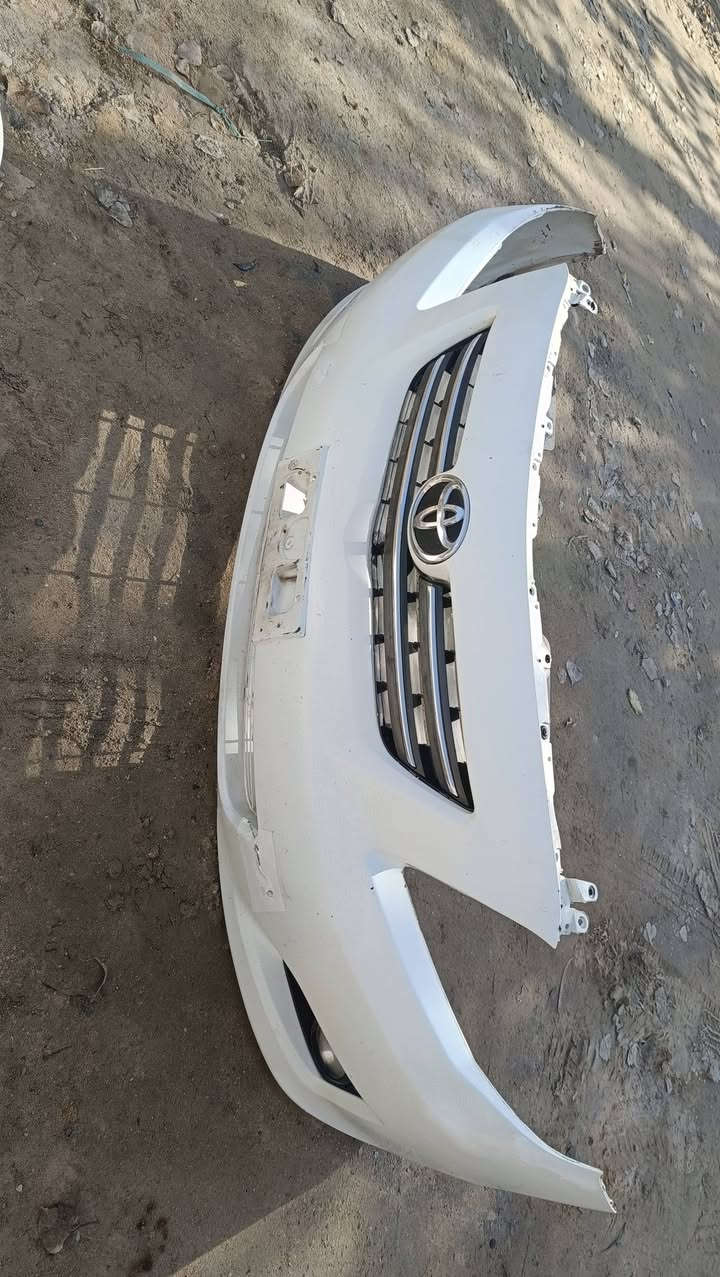 سلام عليكم غراض كورلا 2009 للبيع مكاني نجف *********** دعاميات اصليات 
بك لايت اصلي 
لايتات اماميات اصليات 
سبايدر 
ماسكات دعاميات خلفيه 
السعر بخدمتكم قيم واخذ
