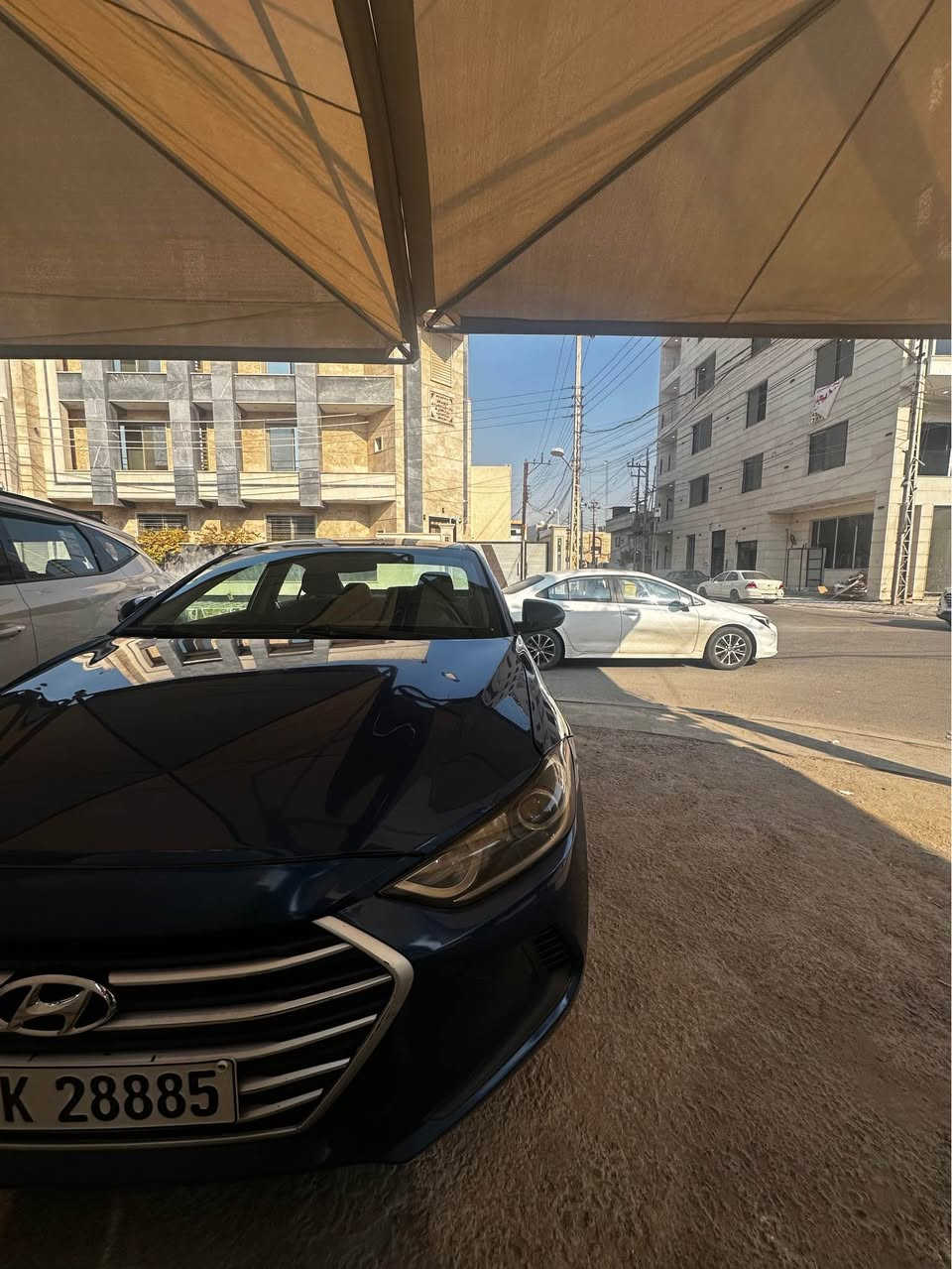 النترا 2018 وارد امريكي للبيع حادثها فقط مقدمة لبنيد معدل على البارد و بدون صبغ و بيها صبغ فقط بدون تعديل او معجون جاملغ خلفي عكس سايق ، باقي سيارة مفكول  ونظيفة جدا سيارة ماشية ٧٧ الف ميل فقط موصفات شاشة ابل كار بلي ، كامرة خلفية ، تحكم ستيرن جهتين ، رادار خلفي و نقطة عمياء ، ٣  انظمة قيادة 
السعر ١٢٦ $ وبيها مجال  سيارة باسمي و سنوية جديدة 
للتواصل *********** بغداد, العراق
