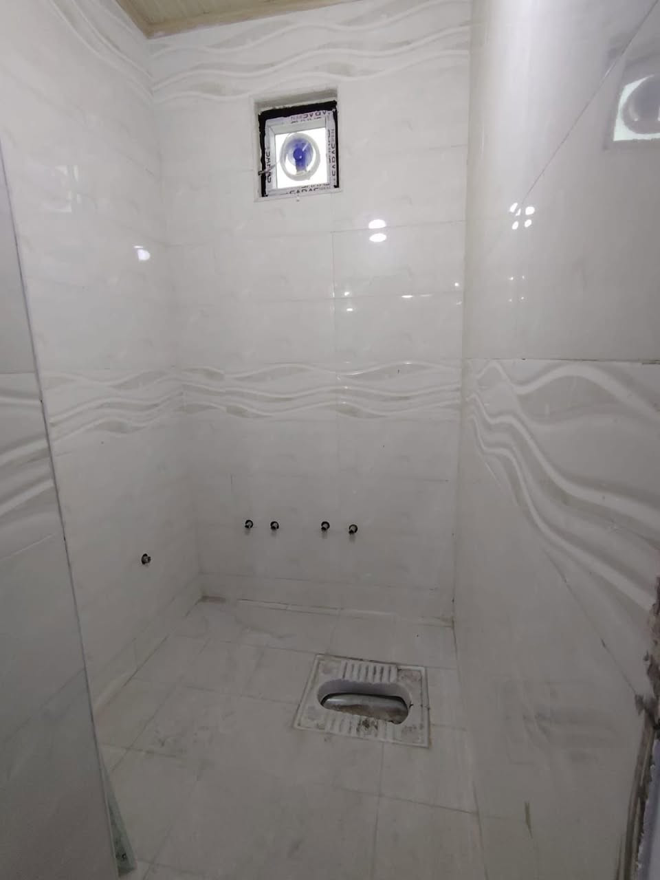 🏡دار للبيع🏡

المساحة:200 متر مربع
عدد الطوابق:طابقين
نوع السند:#طابو_زراعي_سند_٢٥_أقرار
السعر:(155) مليون دينار #قابل_للتفاوض

تفاصيل الطابق الأول:
غرفتين
صالة
مطبخ 
صحيات عدد 2
استقبال
كراج كبير/مكشوفه 2

تفاصيل الطابق الثاني:
غرفتين + سويتات (كل غرفة بحمام)
صالة
سطح
مطبخ شتايكر

الميزات:
ماء
كهرباء
قريب من: سوق/مدارس/تبليط #عرض_20

الموقع:🏡 
نجف/شارع الصب عمود 335
شارع جسر الشهداء
 #ملاحضه_يبعد_عن_الجسر90متر


**إذا كنت صاحب هذا الإعلان وتريد حذفه لأي سبب، رجاءا أرسل رسالة إلى الدعم الفني**