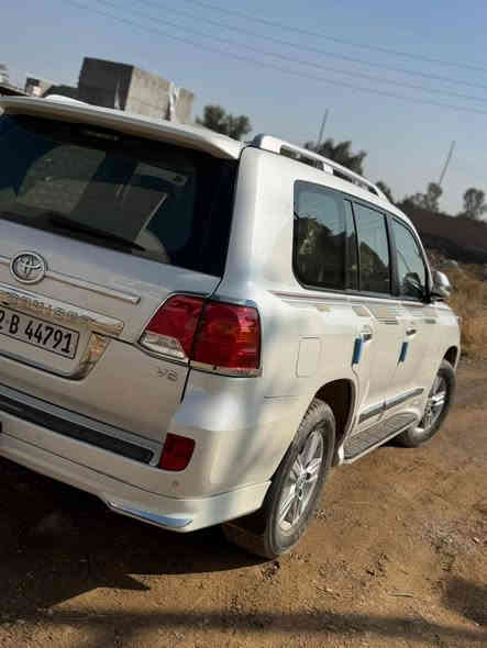 السلام عليكم للبيع لاندكروزر بريميه موديل 2013 ماشيه 138 بيها فقط بس بارد فوله كفاله عامه ديالى بعقوبه السعر 350 بها مجال الشراي ***********
